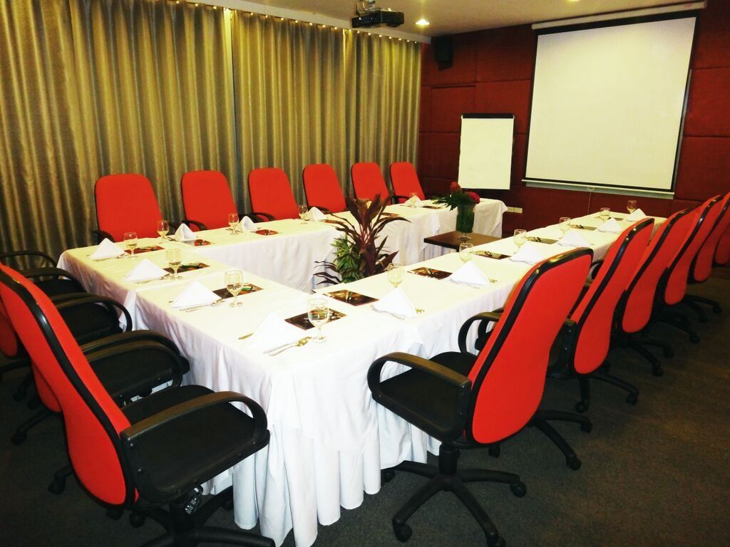 Hotel Celeste Makati Makati City Bagian luar foto