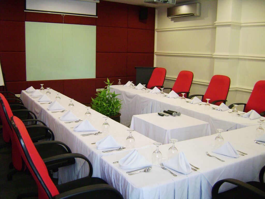Hotel Celeste Makati Makati City Bagian luar foto