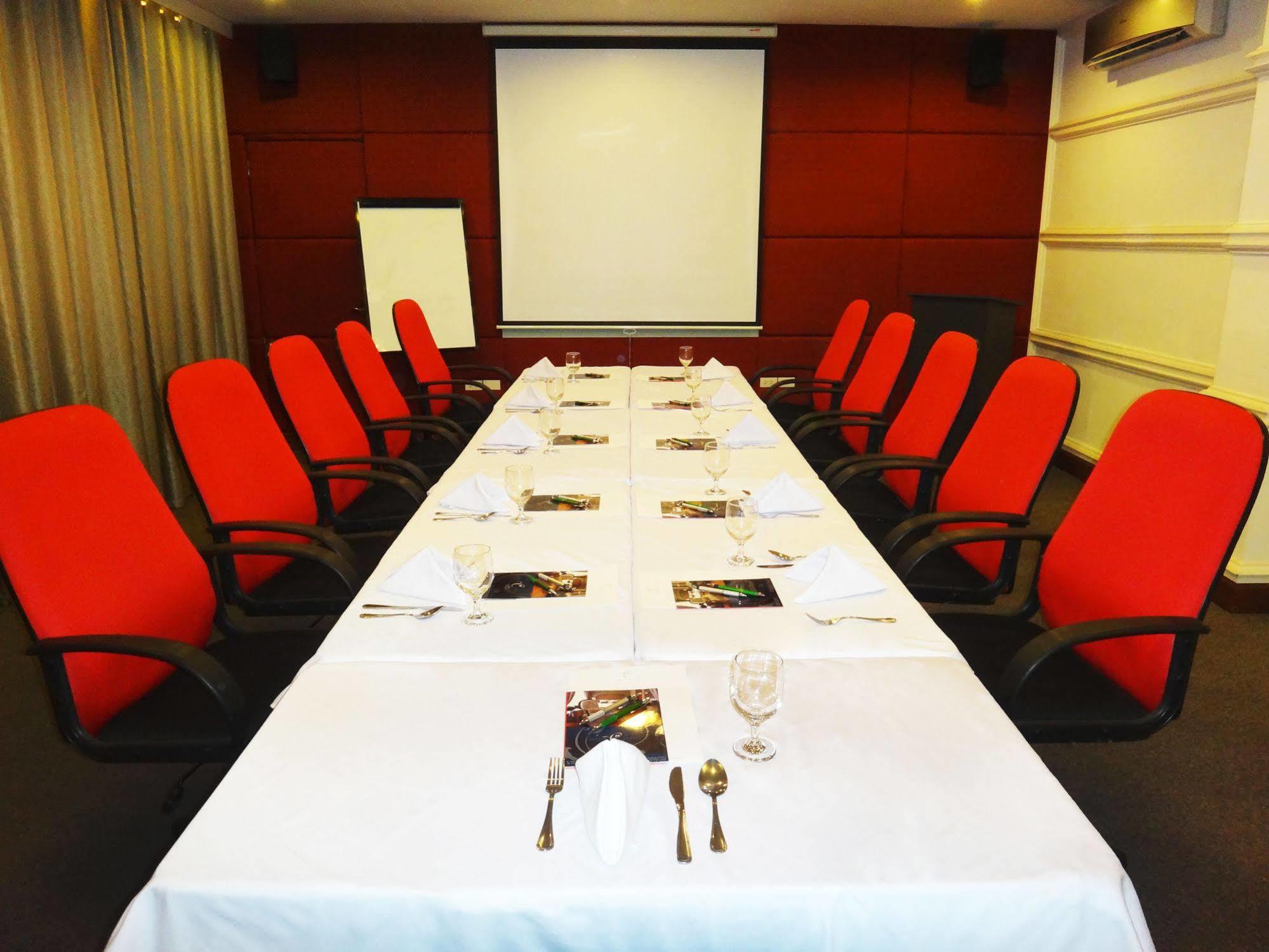Hotel Celeste Makati Makati City Bagian luar foto